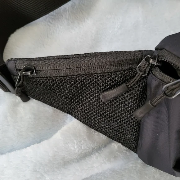 NWOT Oakley waist pack